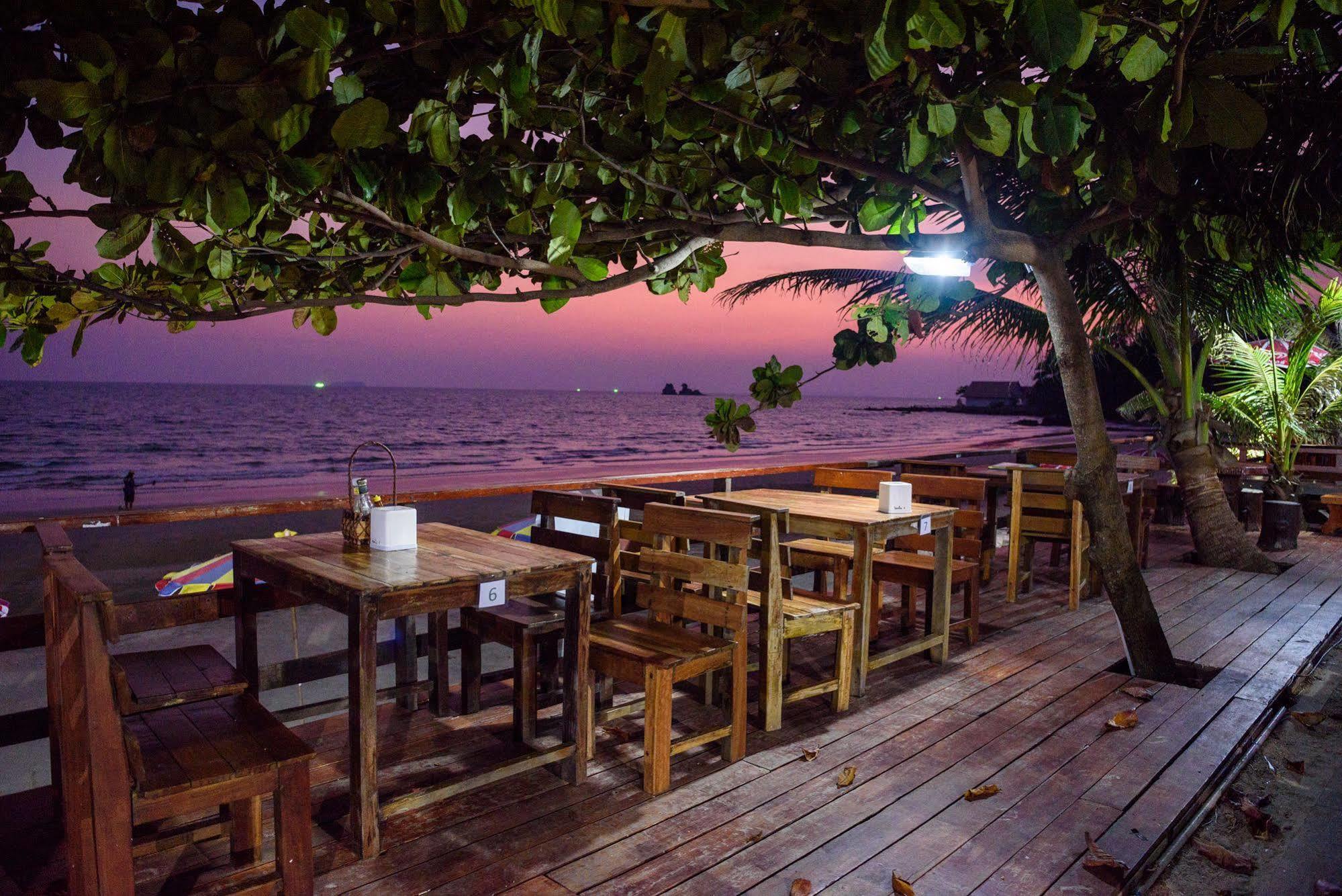 Baansuan Aokhai Beach Resort Mae Phim Extérieur photo
