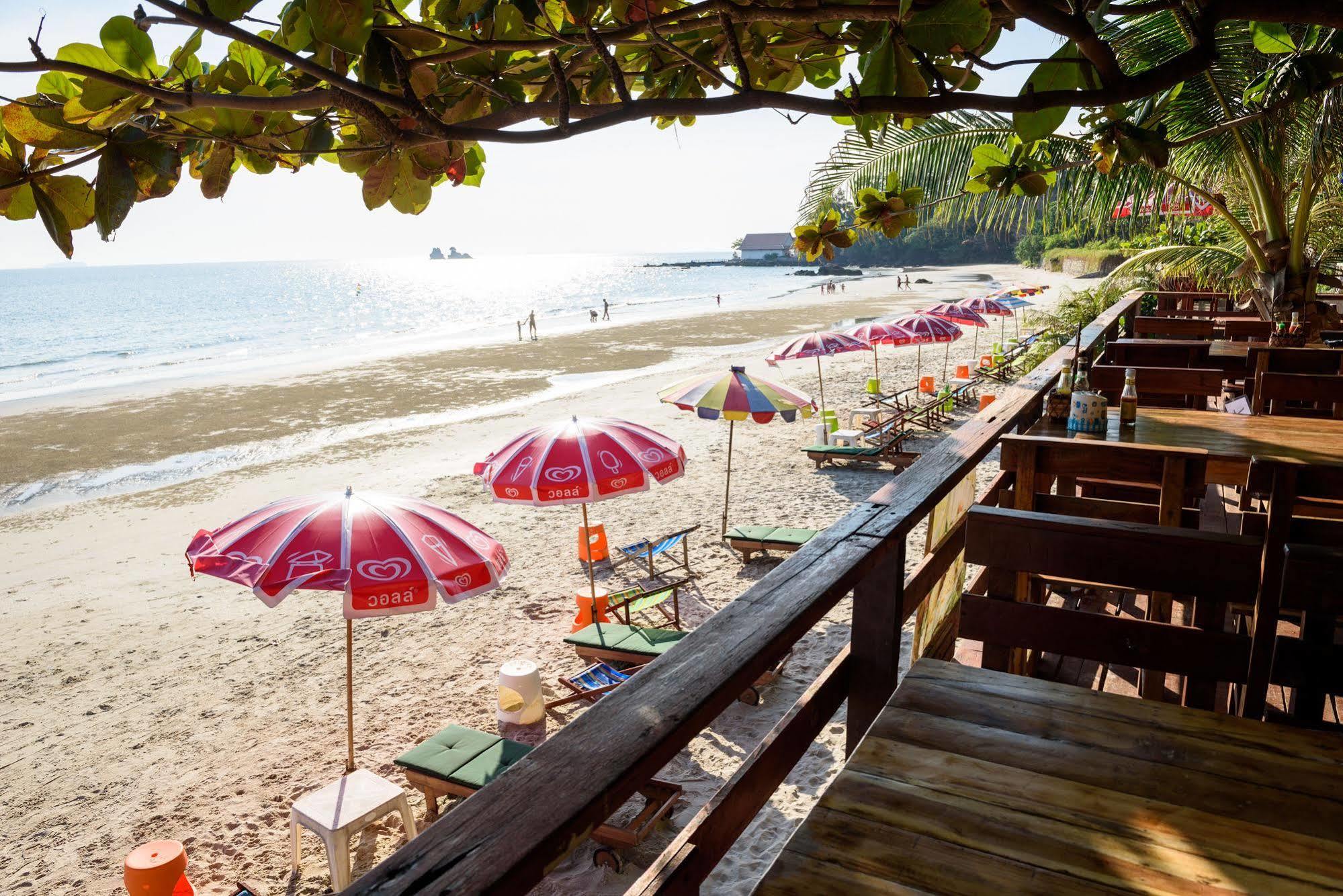 Baansuan Aokhai Beach Resort Mae Phim Extérieur photo