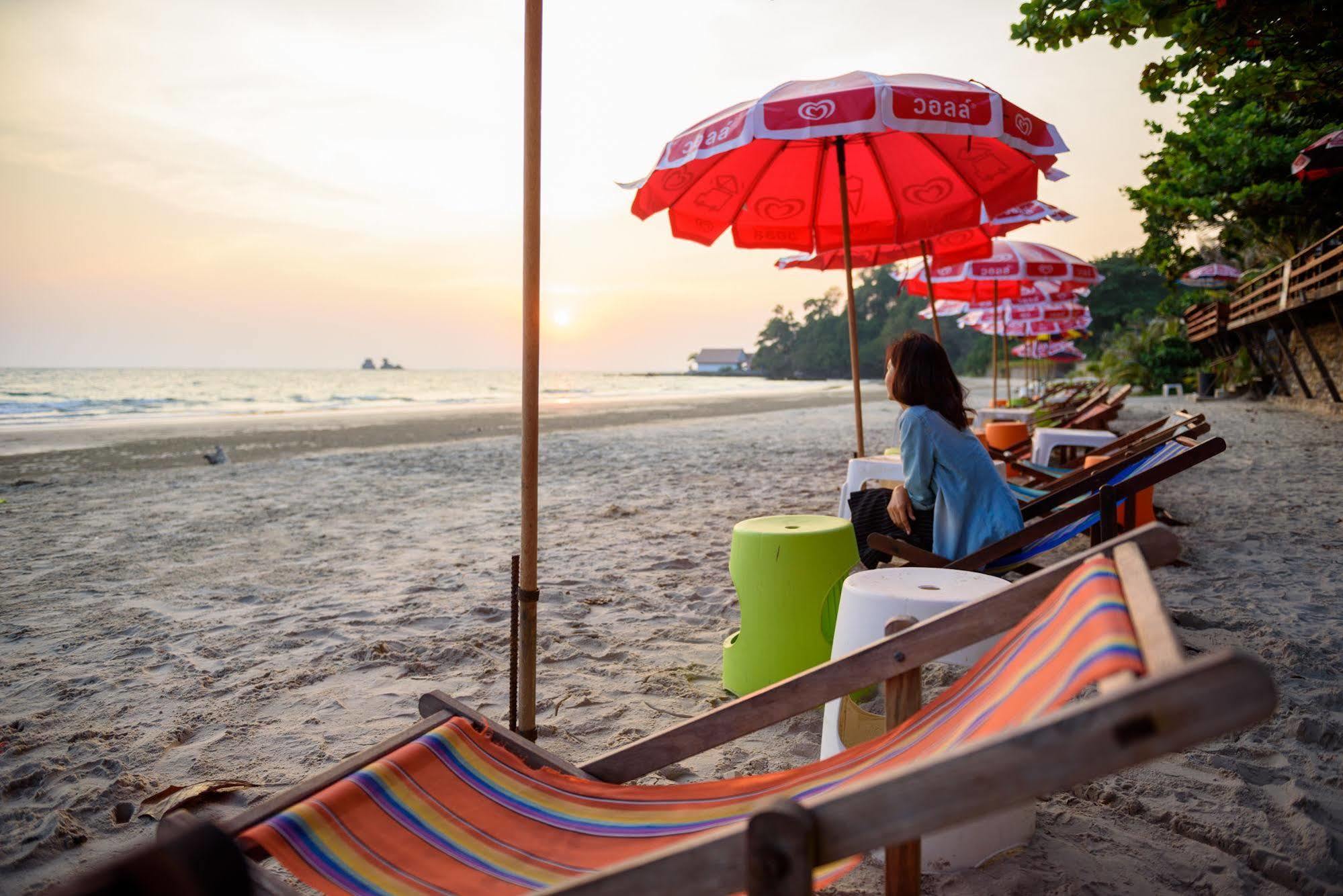 Baansuan Aokhai Beach Resort Mae Phim Extérieur photo