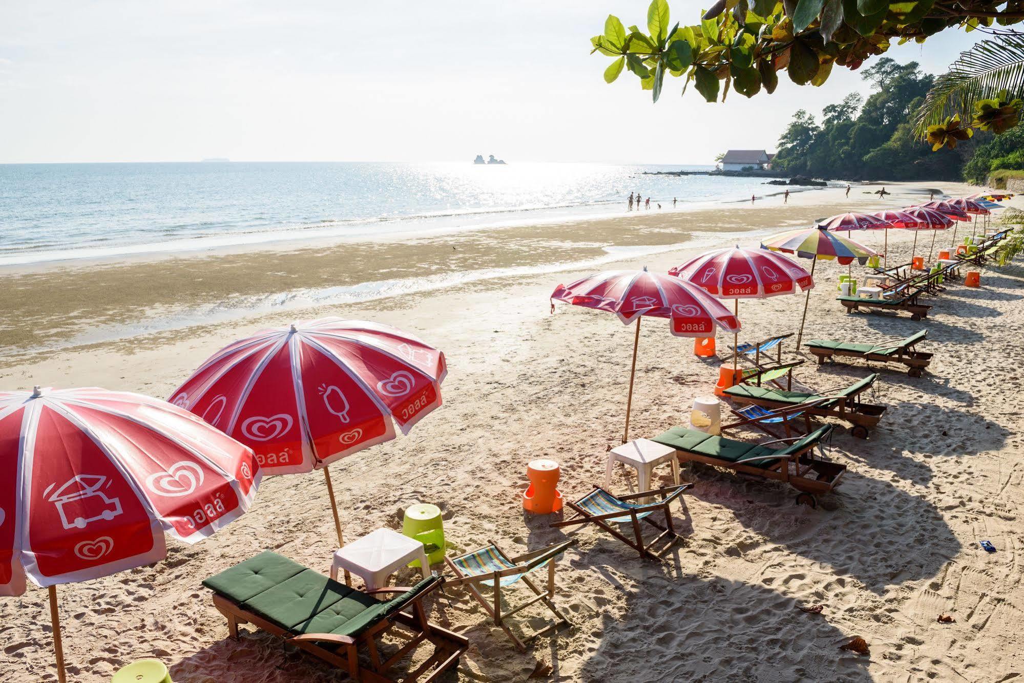 Baansuan Aokhai Beach Resort Mae Phim Extérieur photo